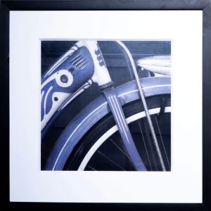 Obra Enmarcada: Bicicleta Azul en Marco (48x48 cm)