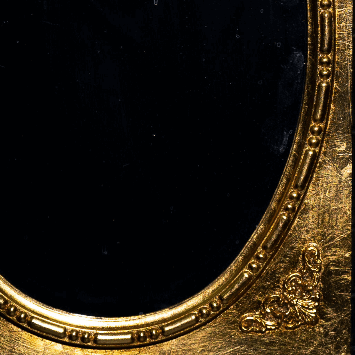 Antique Gold Oval Mirror - Elegancia Vintage (42x32 cm) - Imagen 2